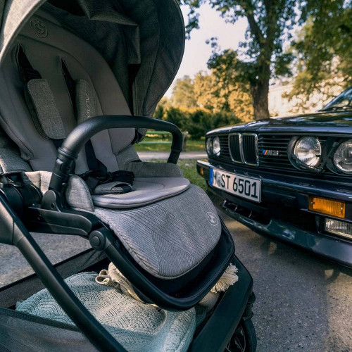Nuna TRIV NEXT BMW